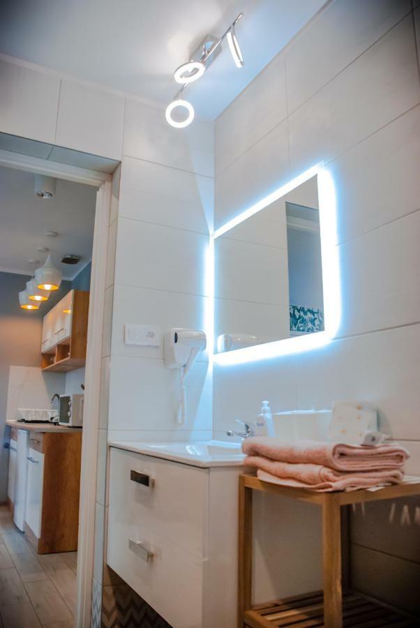 Noclegi "Boczna 5A" Apartamenty Goscinne 스자브노-즈드로이 외부 사진