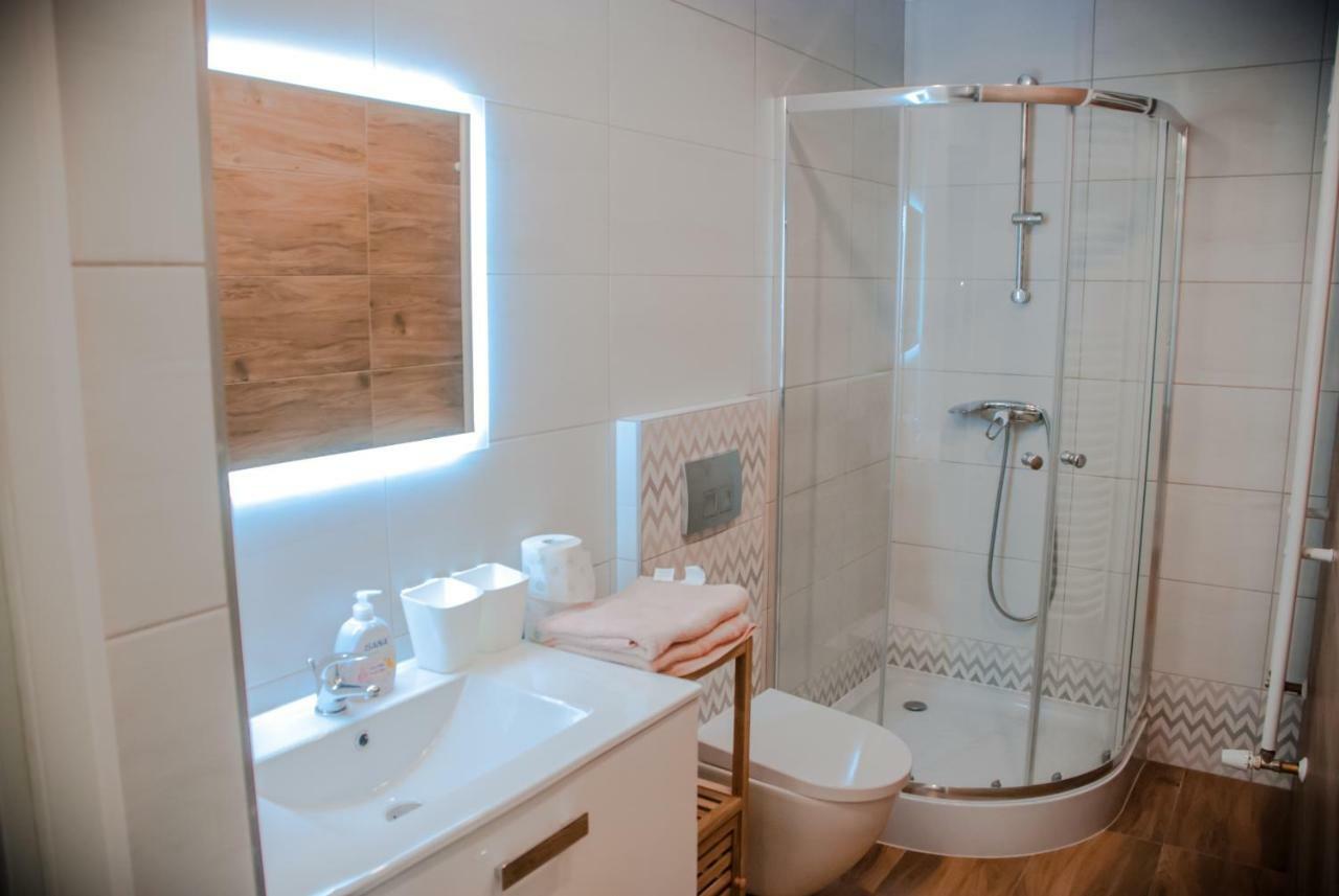 Noclegi "Boczna 5A" Apartamenty Goscinne 스자브노-즈드로이 외부 사진