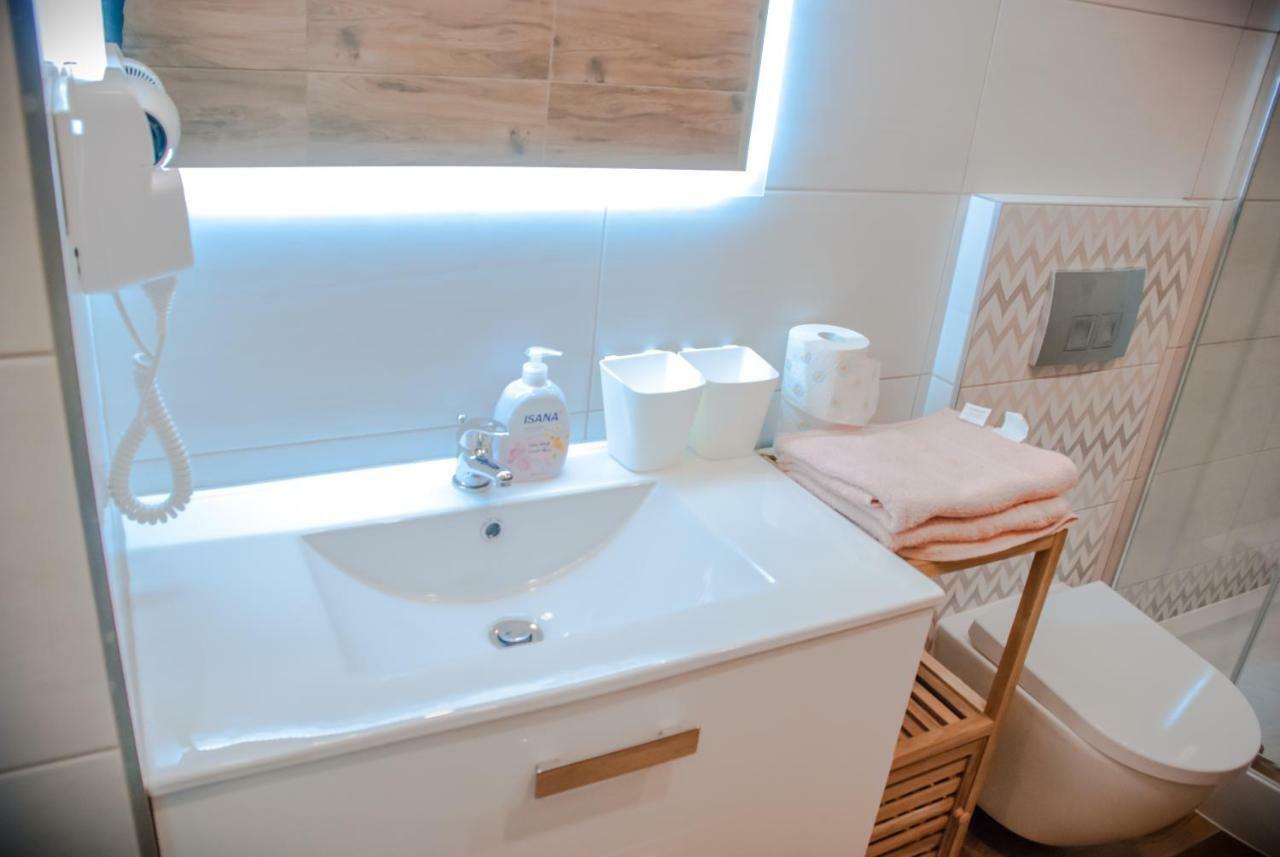Noclegi "Boczna 5A" Apartamenty Goscinne 스자브노-즈드로이 외부 사진