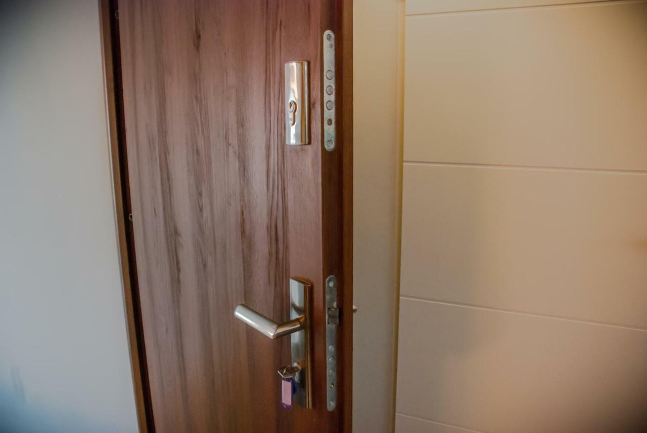 Noclegi "Boczna 5A" Apartamenty Goscinne 스자브노-즈드로이 외부 사진