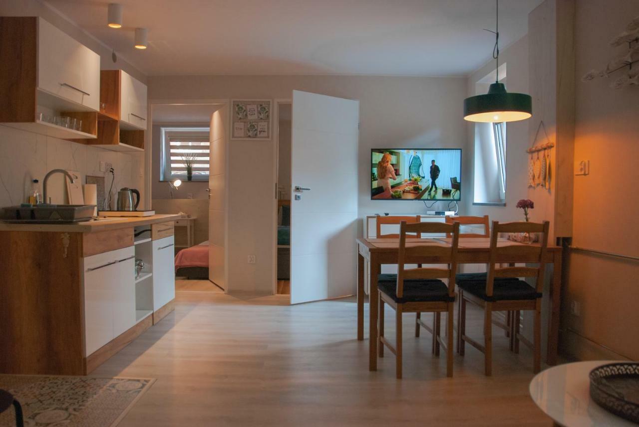 Noclegi "Boczna 5A" Apartamenty Goscinne 스자브노-즈드로이 외부 사진