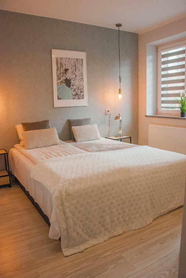 Noclegi "Boczna 5A" Apartamenty Goscinne 스자브노-즈드로이 외부 사진